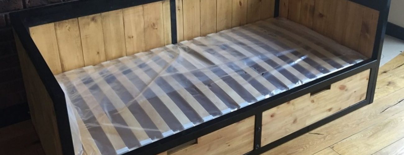Тахта-кровать с ящиками для белья